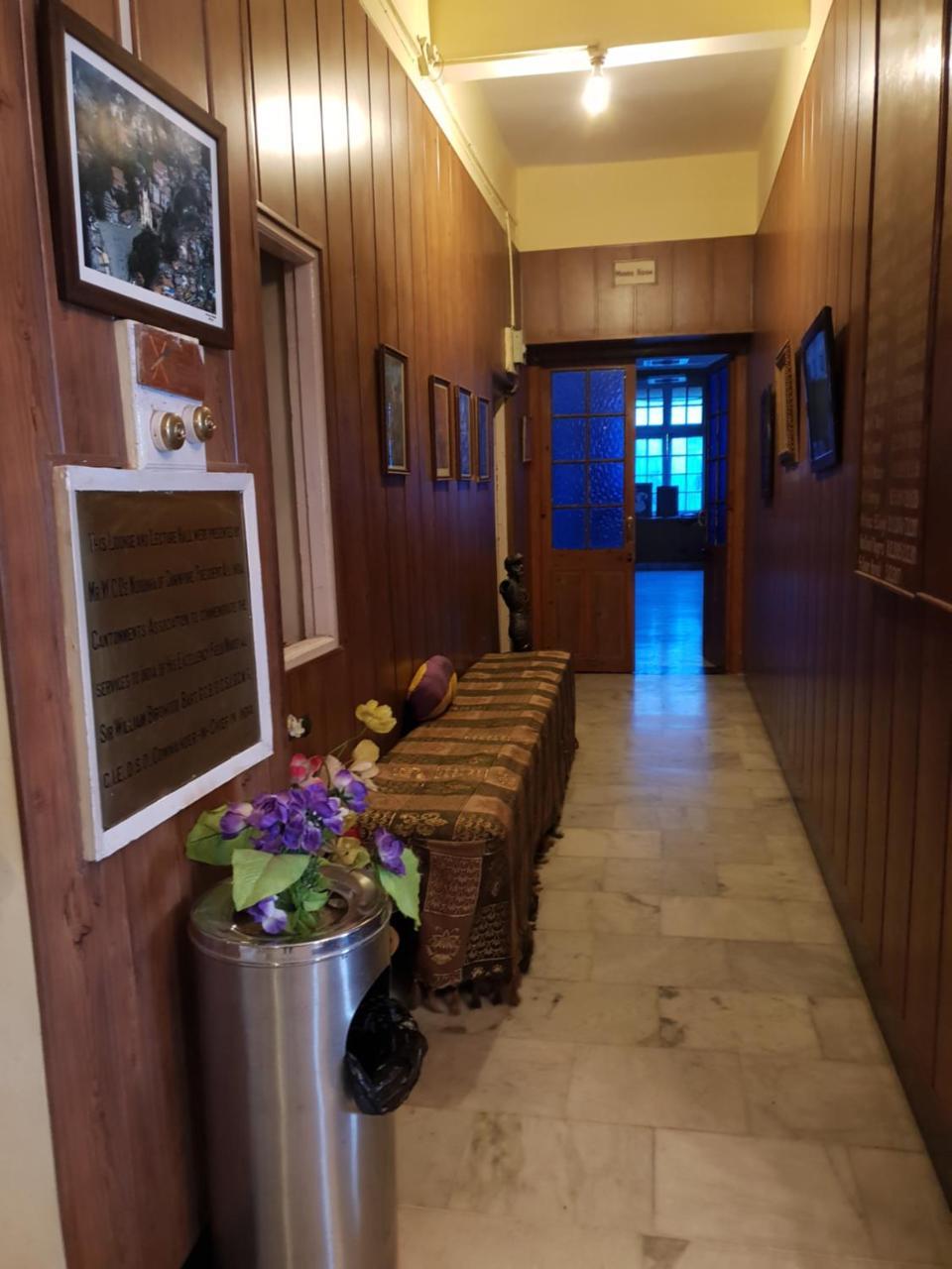 Ymca Tourist Hostel 심라 외부 사진